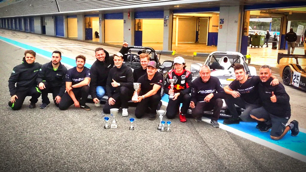 Team picture Marbella Motorsports CAVA 2024 Finals Jerez